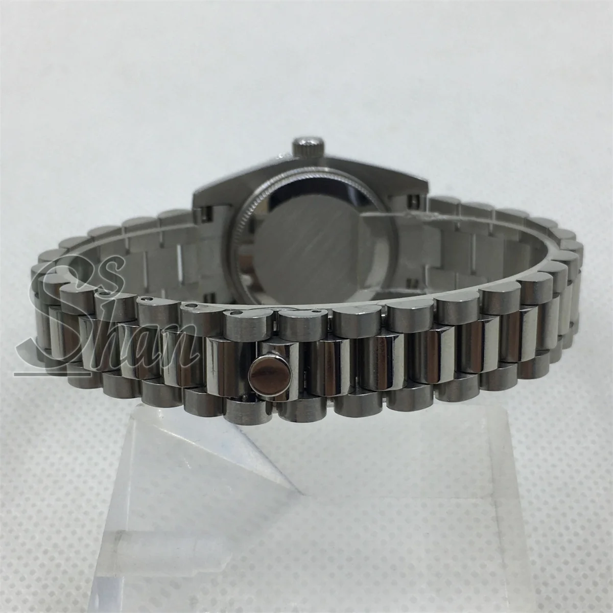 La pulsera de lujo para reloj de mujer de acero inoxidable con borde de diamante NH05 de 31 mm es adecuada para reemplazar piezas de movimientos NH05 NH06