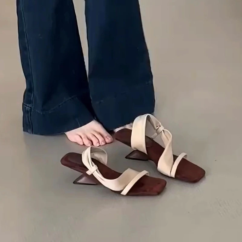

2025 New Summer Fairy Style One Word Square Head Style Versatile High Heel Sandals