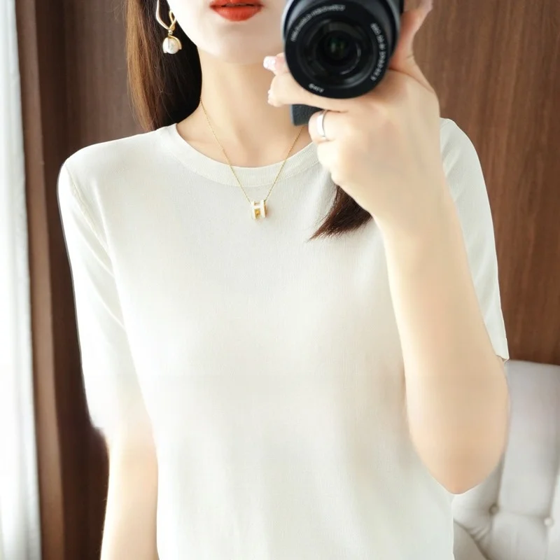 قميص نسائي أنيق من الحرير الصناعي برقبة مستديرة لصيف 2025، فضفاض ومحبوك بأكمام قصيرة، خفيف ومريح كطبقة أساسية #4