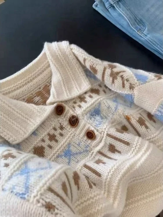 Modny kardigan z dzianiny, odzież wierzchnia damska, jesienno-zimowy, ocieplany, długi sweter o regularnej długości z kołnierzykiem.