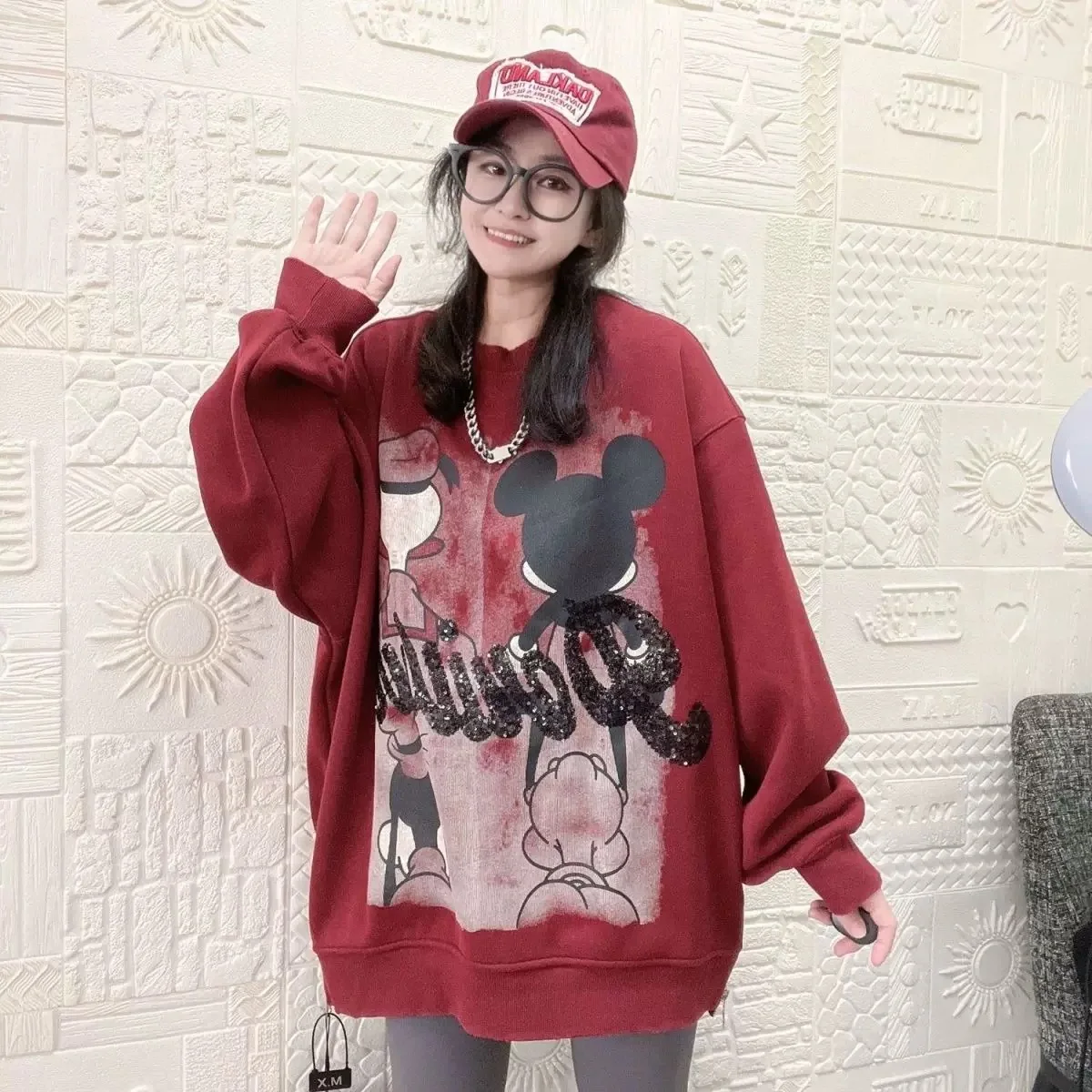 

European and American style loose fitting women's heavy industry embroidered sequins and velvet hoodie cartoon printed top