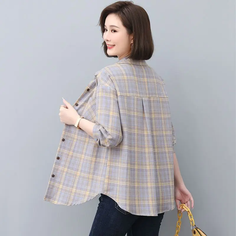 Fashion Lapel Button Pockets Printed Plaid Shirts Women's Clothing 2024 Autumn Winter New Loose Commuter Tops Casual Blouses