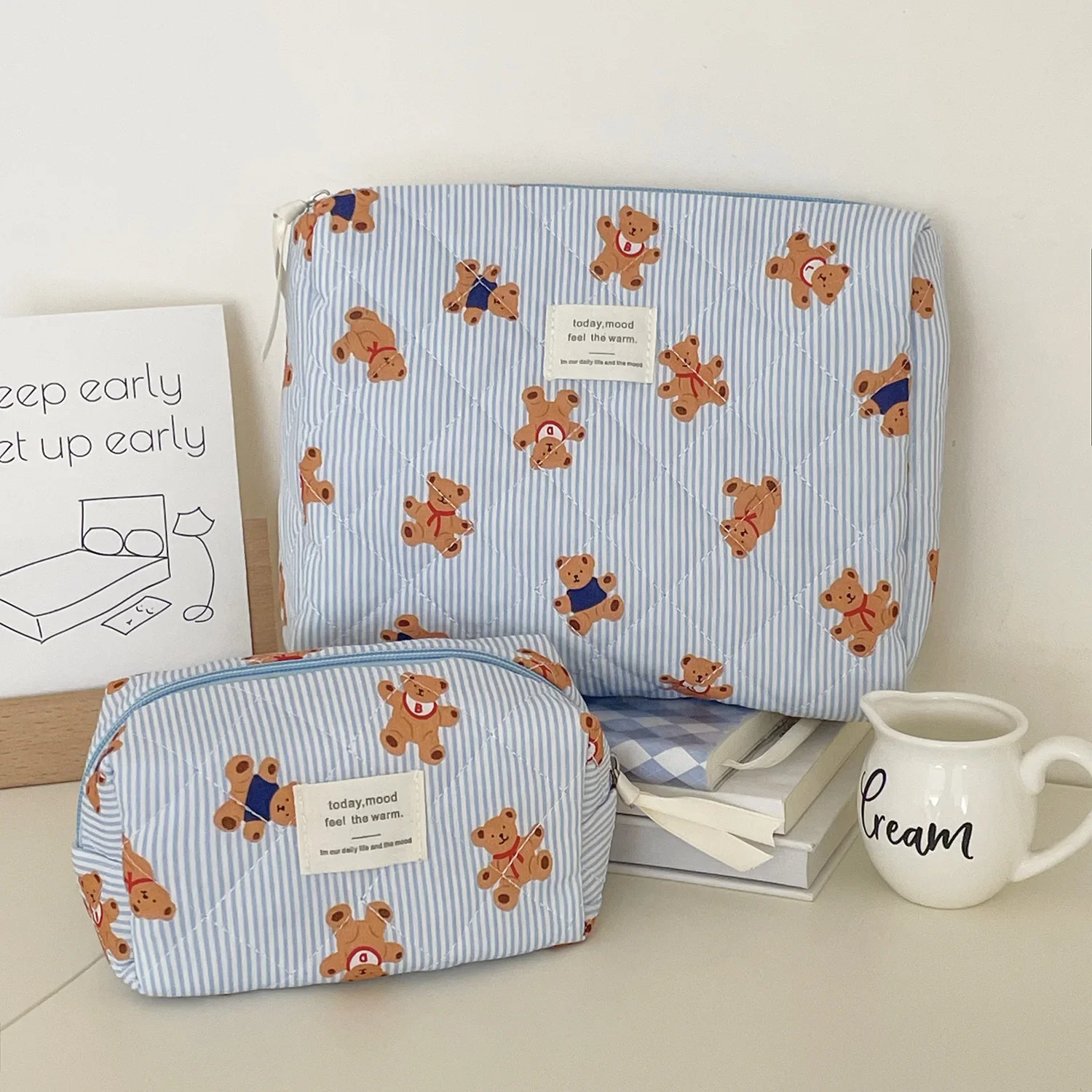 حقيبة مستحضرات التجميل المحمولة ذات سعة كبيرة باللون الأزرق المخطط بتصميم كرتوني للنساء على شكل قلب للسفر في الهواء الطلق حقيبة تخزين أدوات الزينة #4