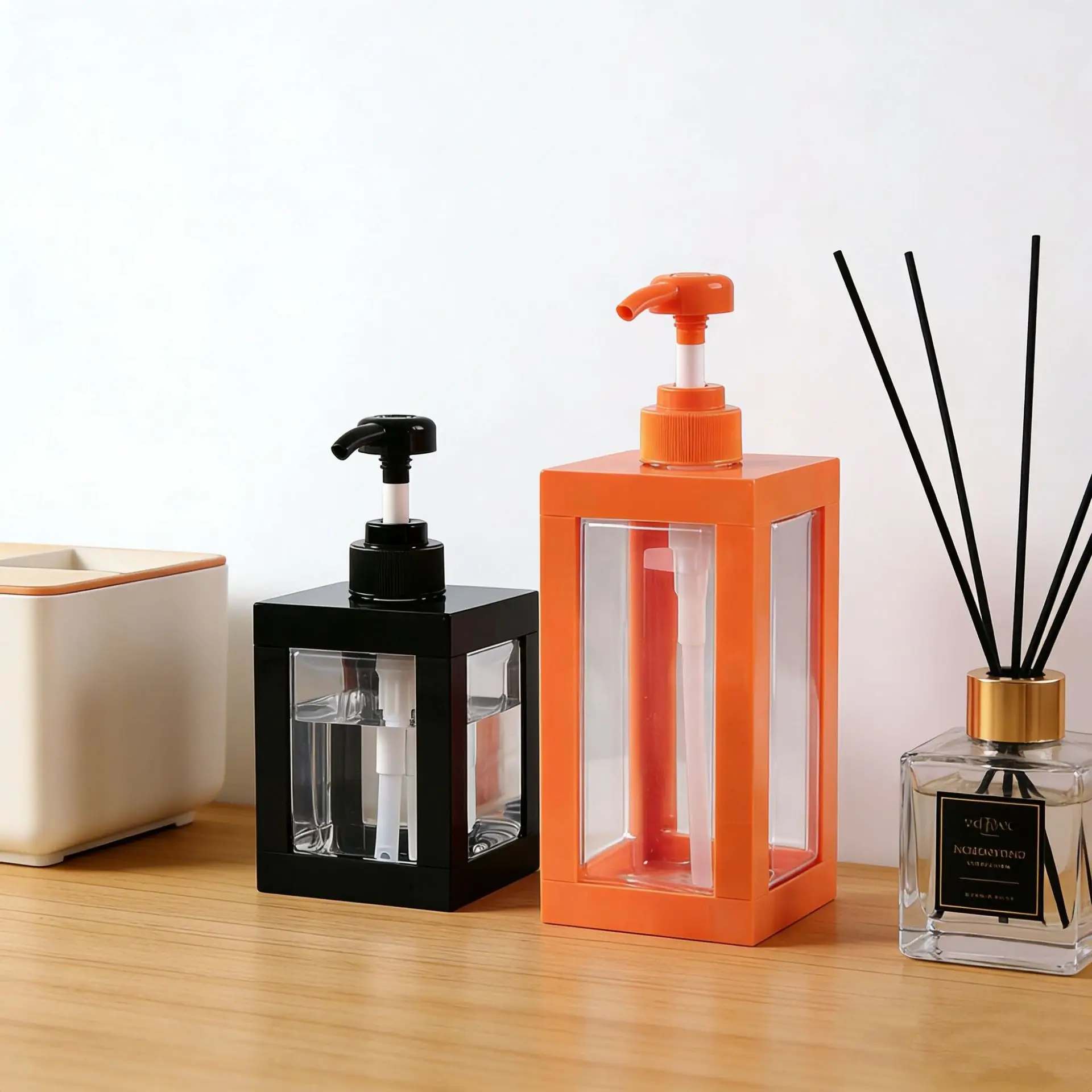 

Square Lotion Dispenser Bottles Transparent Refillable Soap Pump Dispensers Easy To Press Leak-Proof Gel Hand Sanitizer Bottle