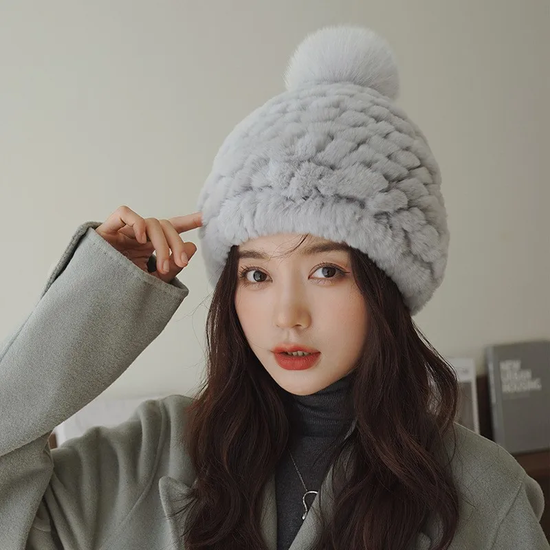 A new type of warm and thick fur hat autumn winter ear-protecting headband that can make your face good are versatile