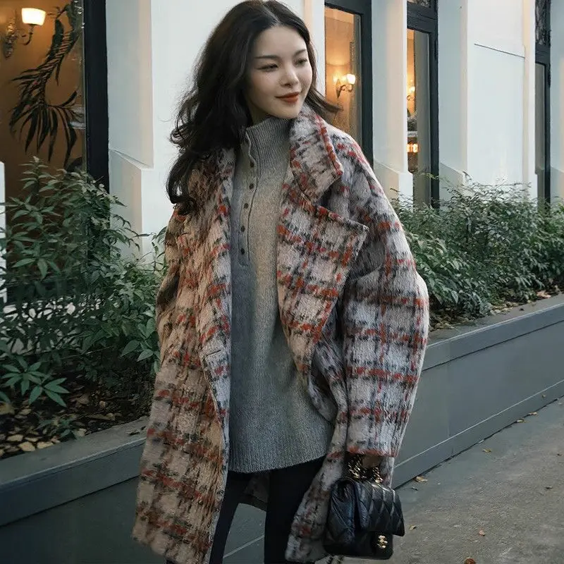 

Vintage Plaid Stand Up Collar Woolen Coat For Women In The Winter Of 2025, With A Sense Of Atmosphere And A Cotton Jacket
