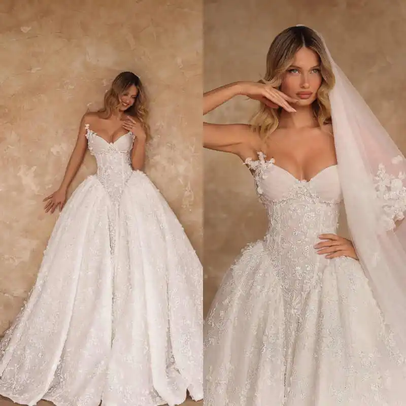 

Gorgeous Ball Gown Wedding Dresses Strapless Sleeveless Bridal Gowns Lace Appliques Vestidos De Novia Customized