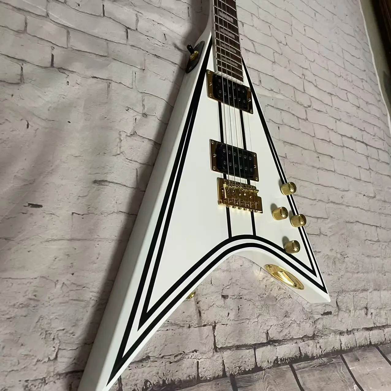 Electric Guitar Alien 6-Chord Electric Guitar, White Body with Black Stripes, Real Shipping Picture, In Stock