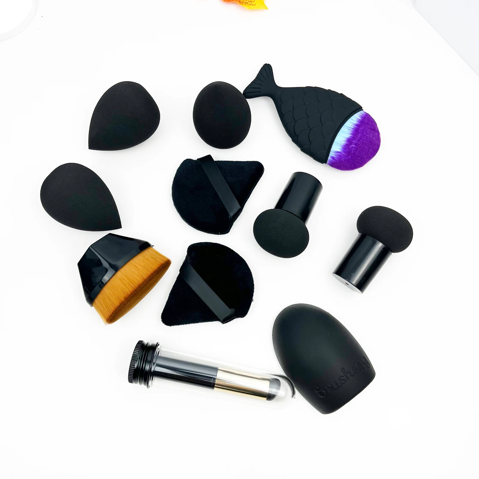 

11PCS Black Comprehensive Makeup Sponge Brush Set Mushroom Puff Cleansing Brush Teardrop Puff Triangle Puff 55 Foundation Brush