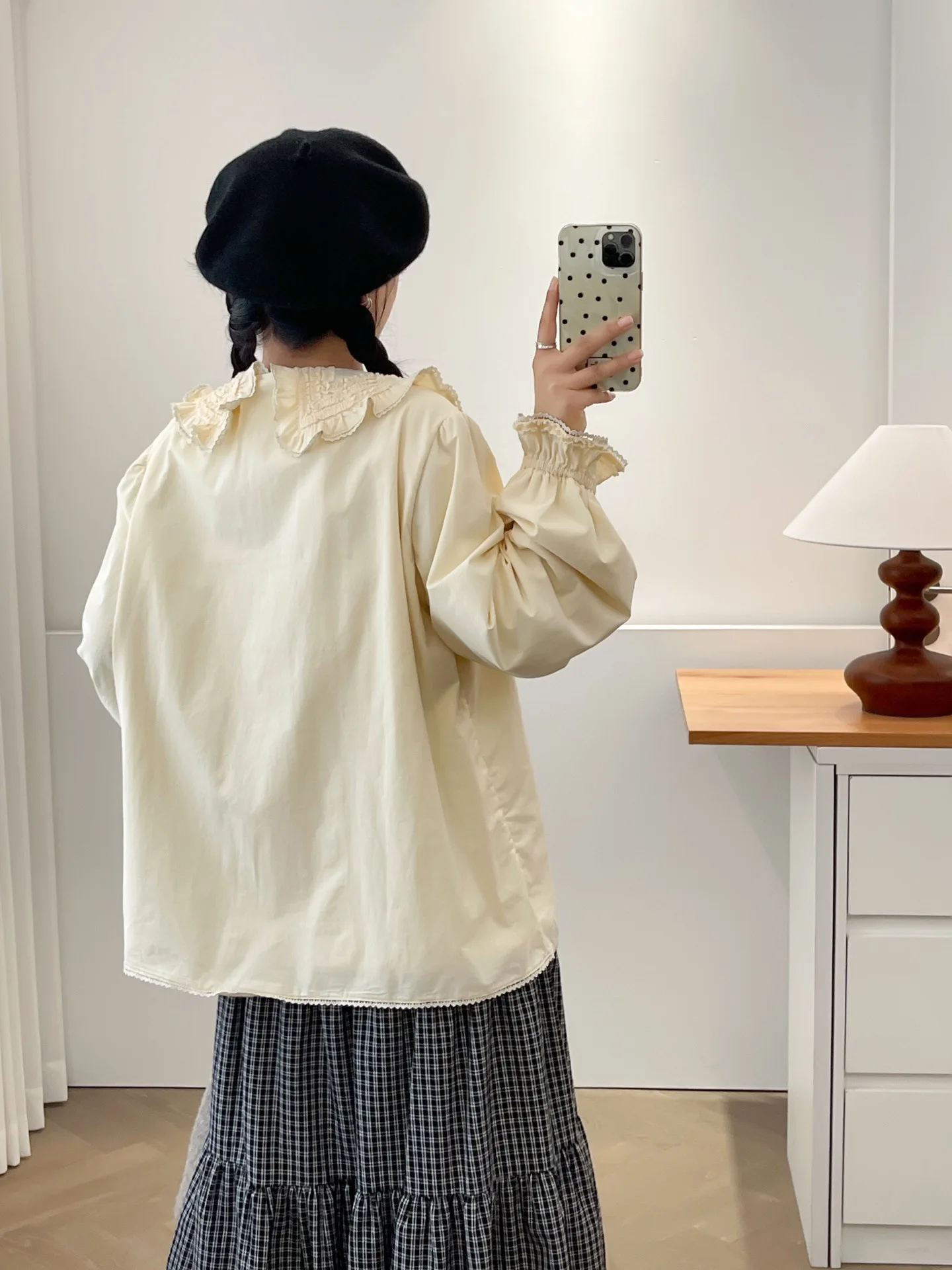 Nowa koszula zimowa z długim rękawem z polaru na rok 2025, damska bluzka z kołnierzykiem Piotrusia Pana i falbankami, luźna bluzka w stylu Mori Girl odmładzająca, T5N750CC