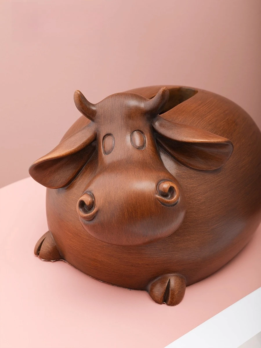 Cow tissue box, living room coffee table household paper box, creative light luxury high-end ornament, home wooden paper box
