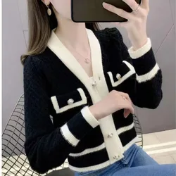 Spring and Autumn Women's Cardigan V-neck Long Sleeve Spell Colour Embroidered Flares Button Pocket Fashion Casual Knit Tops