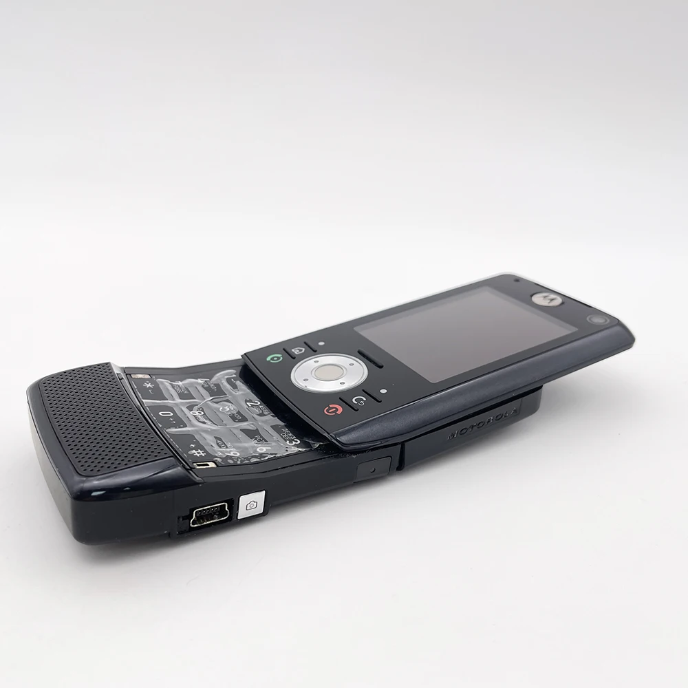 Motorola RAZR Z8 Asli Ponsel Refurbished Tidak Terkunci GSM 850 / 900 / 1800 / 1900 Kualitas Baik dengan Garansi 1 Tahun