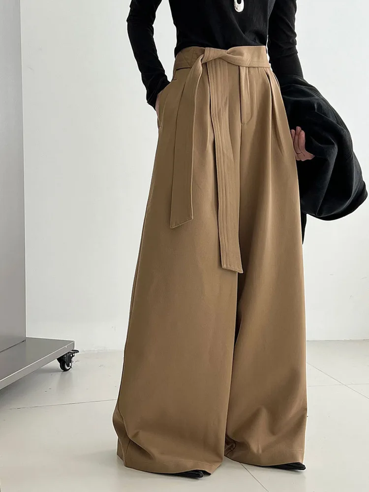WHTREND Pantaloni a gamba larga tridimensionali con cinturino firmato per donna Autunno Nuovi pantaloni lunghi casual a gamba dritta WH1381