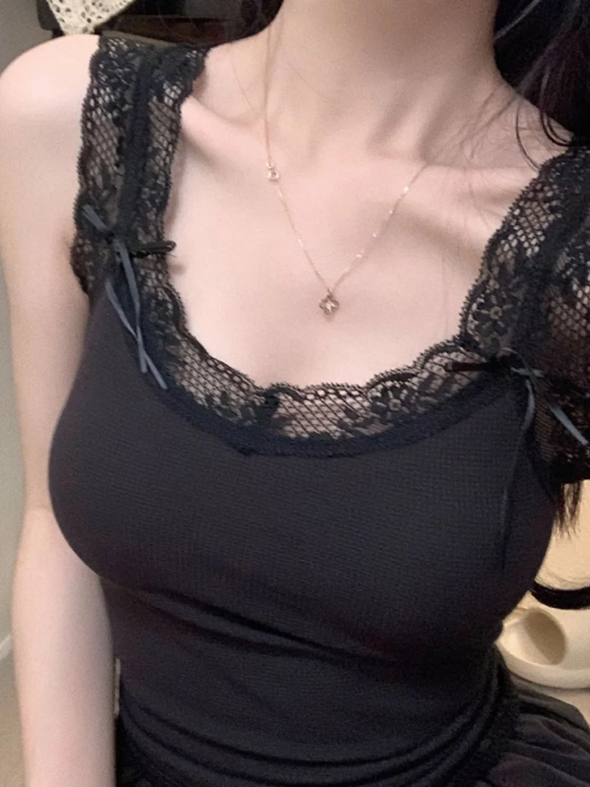 Sexy Pure Desire Lace  Strap Vest Women's Inner Match Bra Integrated with Chest Pad Flower  Top Women's Fashion