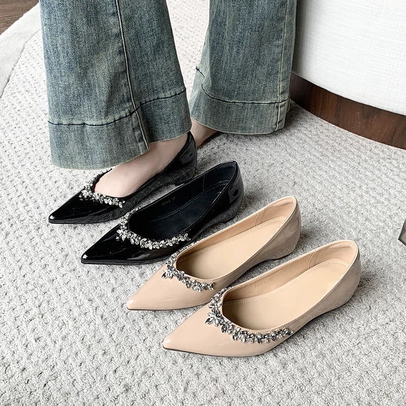Shuidian pointed flat bottomed soft sole 2026 spring new French style raised banquet shallow mouth elegant single shoe