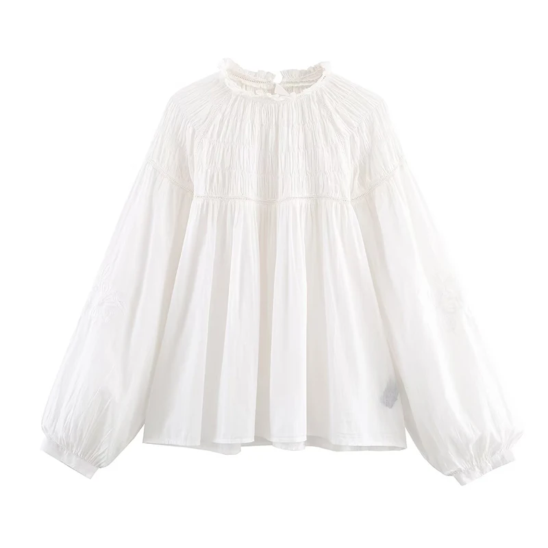 YENKYE بلوزة بيضاء رومانسية على شكل قرص العسل للنساء بأكمام واسعة ورقبة دائرية ملابس علوية غير رسمية لربيع 2026