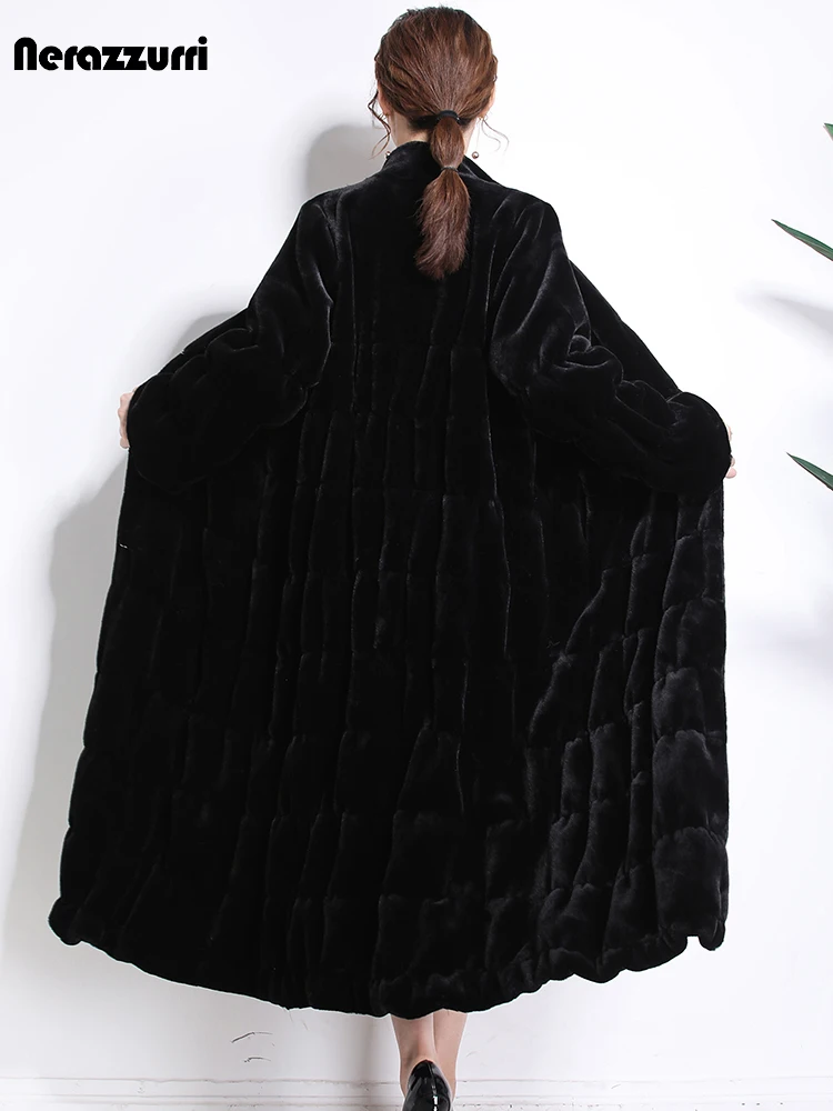 Nerazzurri Runway Long Fluffy Faux ขนสัตว์ผู้หญิง2022ฤดูหนาวสีดำจีบสีแดงปลอม Sheared Mink Fur Overcoat 5xl 6xl 7xl 2022