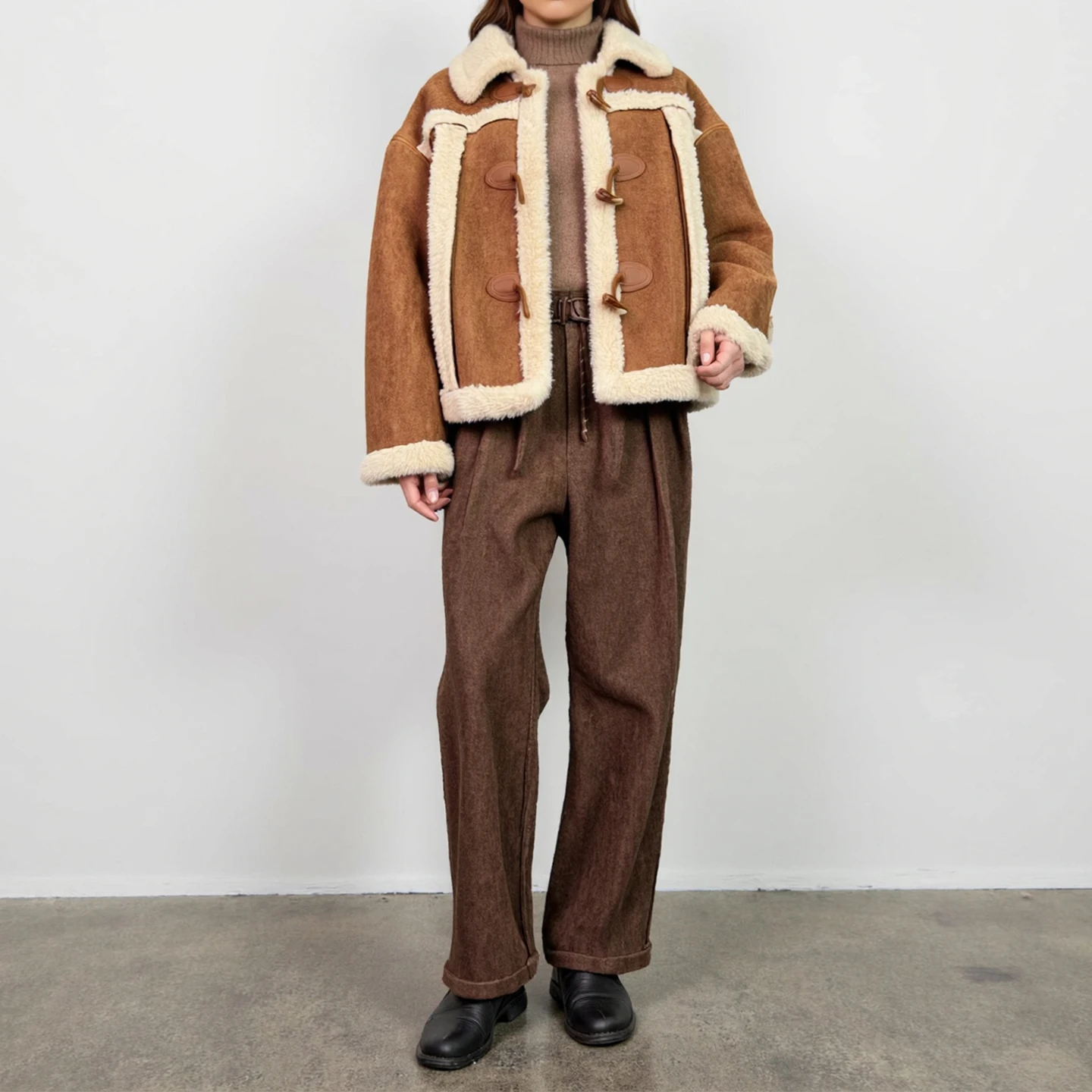 Ele Retro Zamszowa Kurtka z Kożucha Jagnięcego z Guzikami z Rogu Jesień 2025 Nowa Damska Codzienna Kurtka Długi Płaszcz z Wykładanym Kołnierzem