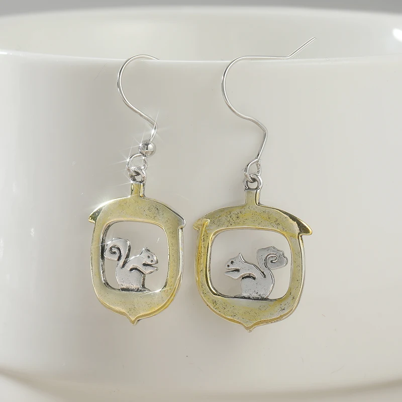 Delicate Lovely Squirrels Hollow Nut Two Tone Hook Earrings Women Fashion Creative Design Festival Celebration Jewelry Accessory
