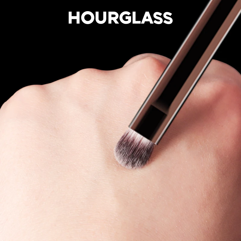 Hourglass Makeup Brush- No.12 Beveled Shadow Brush Soft and Skin-friendly Fiber Hair Fashion Design Single Eye Brush