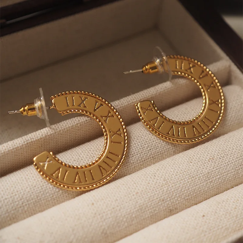 

Euro-American Roman Numeral Hoop Studs - Openwork Statement Design, Trendy Influencer Style