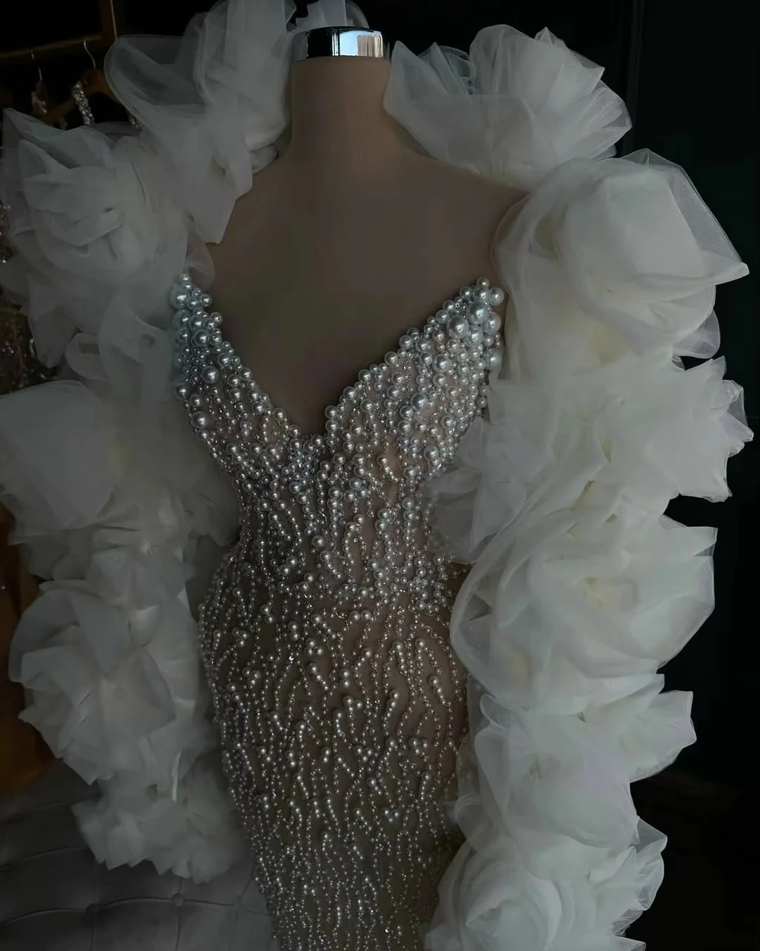 Elegant White Floral Shawl Champagne Tulle Evening Gown Beaded V Neck Mermaid Dress Prom Dress Celebrity Gown Special Occasion