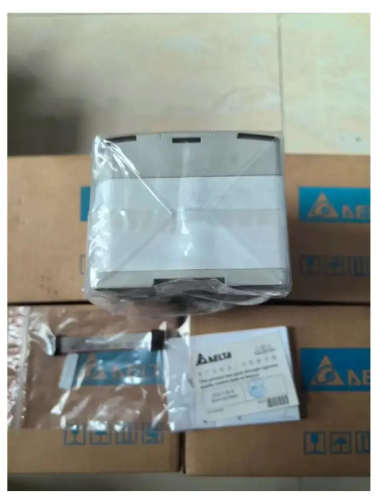 PLC DVP24XP00R usado, funciona bem testado e enviado rapidamente