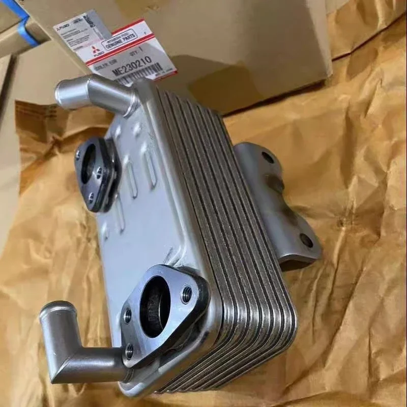 

Genuine SY215 4M50 EGR Radiator ME230210 60289254 Engine Oil Cooler Core ME230210 60289254