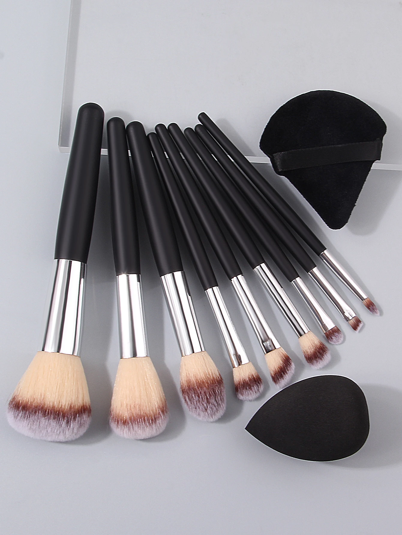 9PCS Black wooden-handled makeup brush set, loose powder, blush, eyeshadow brush, sponge makeup egg + triangular powder puff
