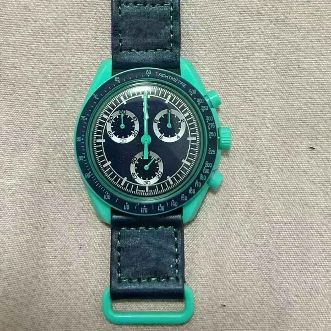 2025 ساعات رجالية رياضية بحزام سيليكون مقاومة للماء بتقويم مضيء للرجال والسيدات ساعات كوارتز عصرية جديدة فاخرة