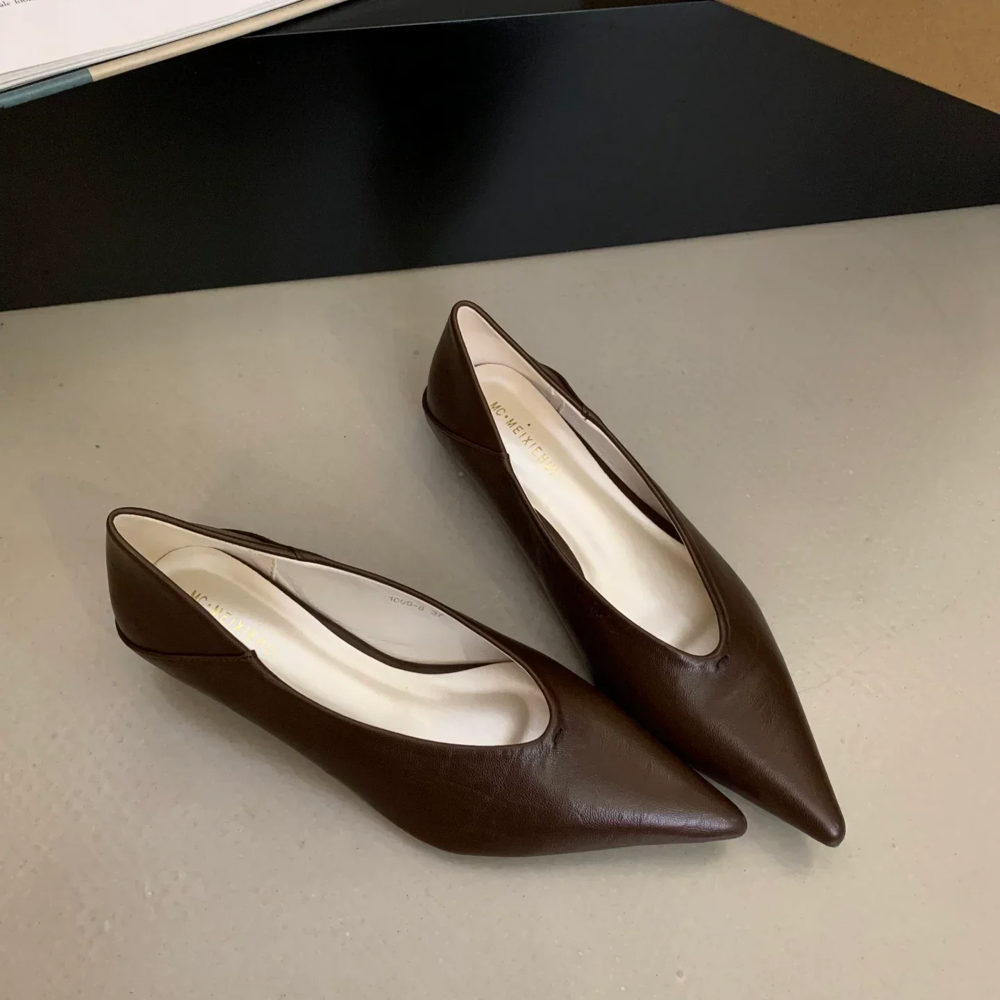 2026 Neue Marken-Damenpumps Elegante Dünne High Heels Modische Spitze Flache Slip-On Schuhe – Detail 10