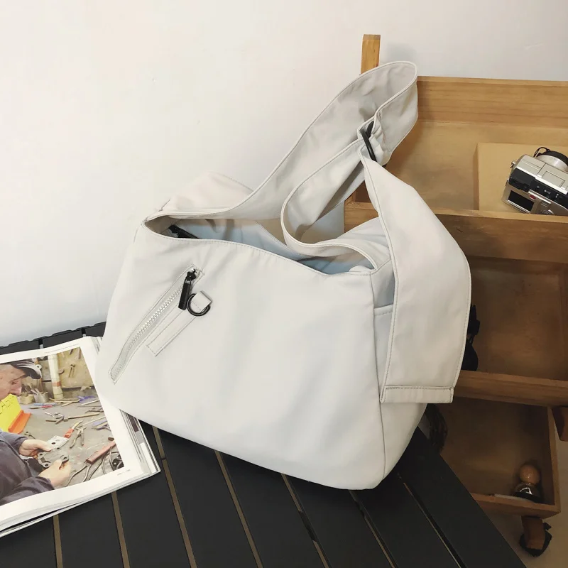 

Large-capacity bag for women2025New stylish single-shoulder crossbody commuter bag, versatile casual messenger bag for college s