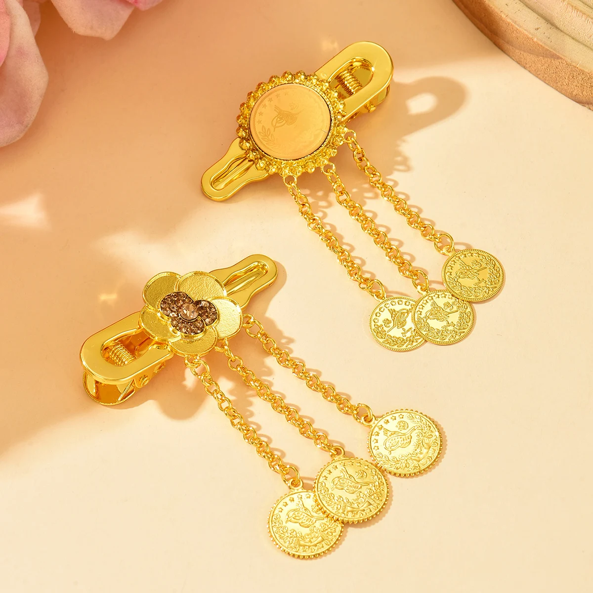 

Shiny Vintage Carved Coin Pattern Hair Clip Bridal Wedding&Party Headwear Combination Hair Accessories