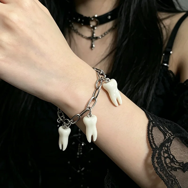 Trendiges Einzigartiges Edelstahl-Armband mit Zahn-Anhänger, Gotisches Armband-Schmuckstück für Frauen und Männer, Punk-Totenkopf-Zahn-Kette als Geschenk