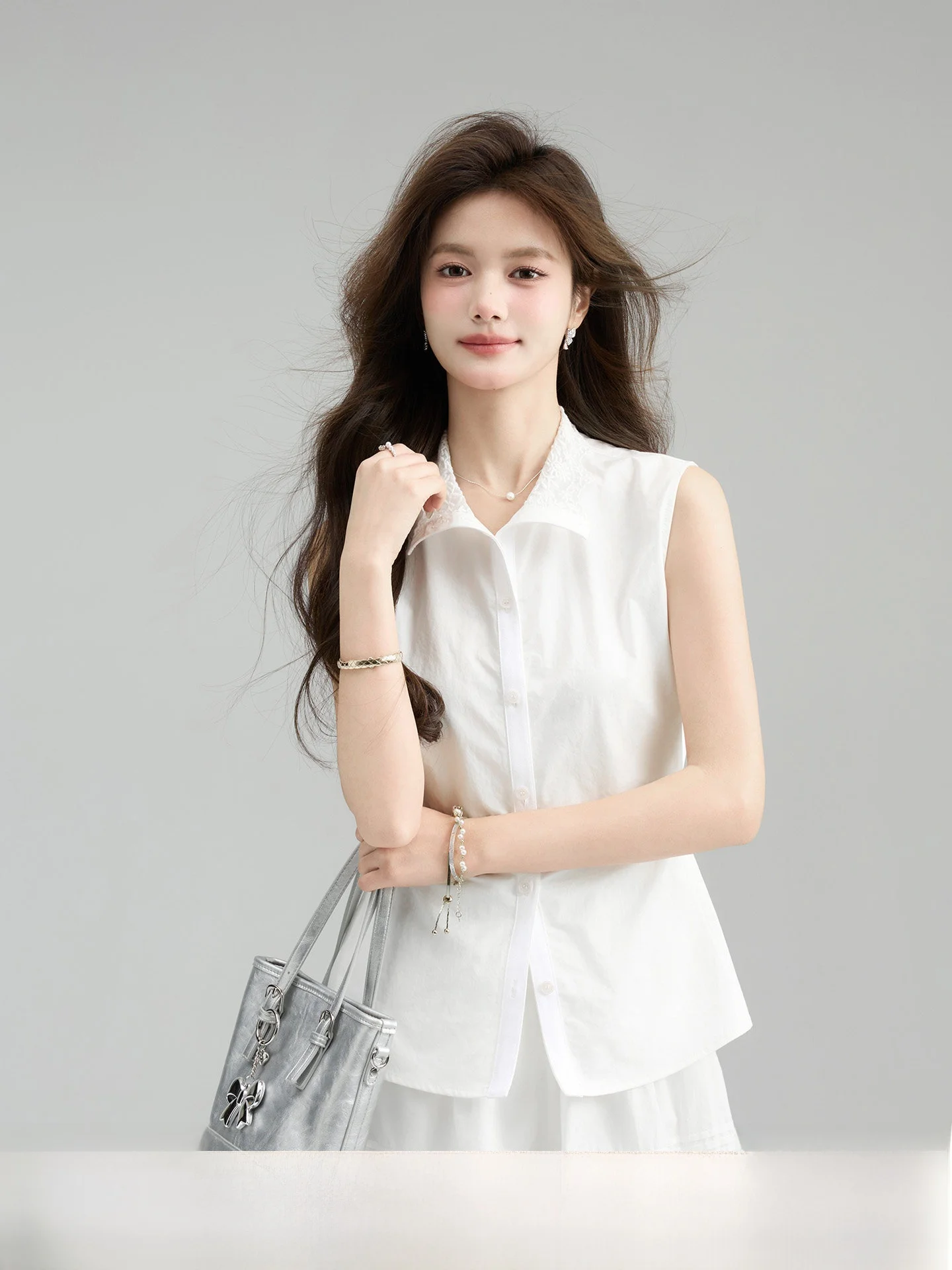 

Women's Sleeveless Shirt Versatile Slimming Vest Spring 2026 Design Sensation Breathable Cotton Blend Comfort Fit Casual Wear
