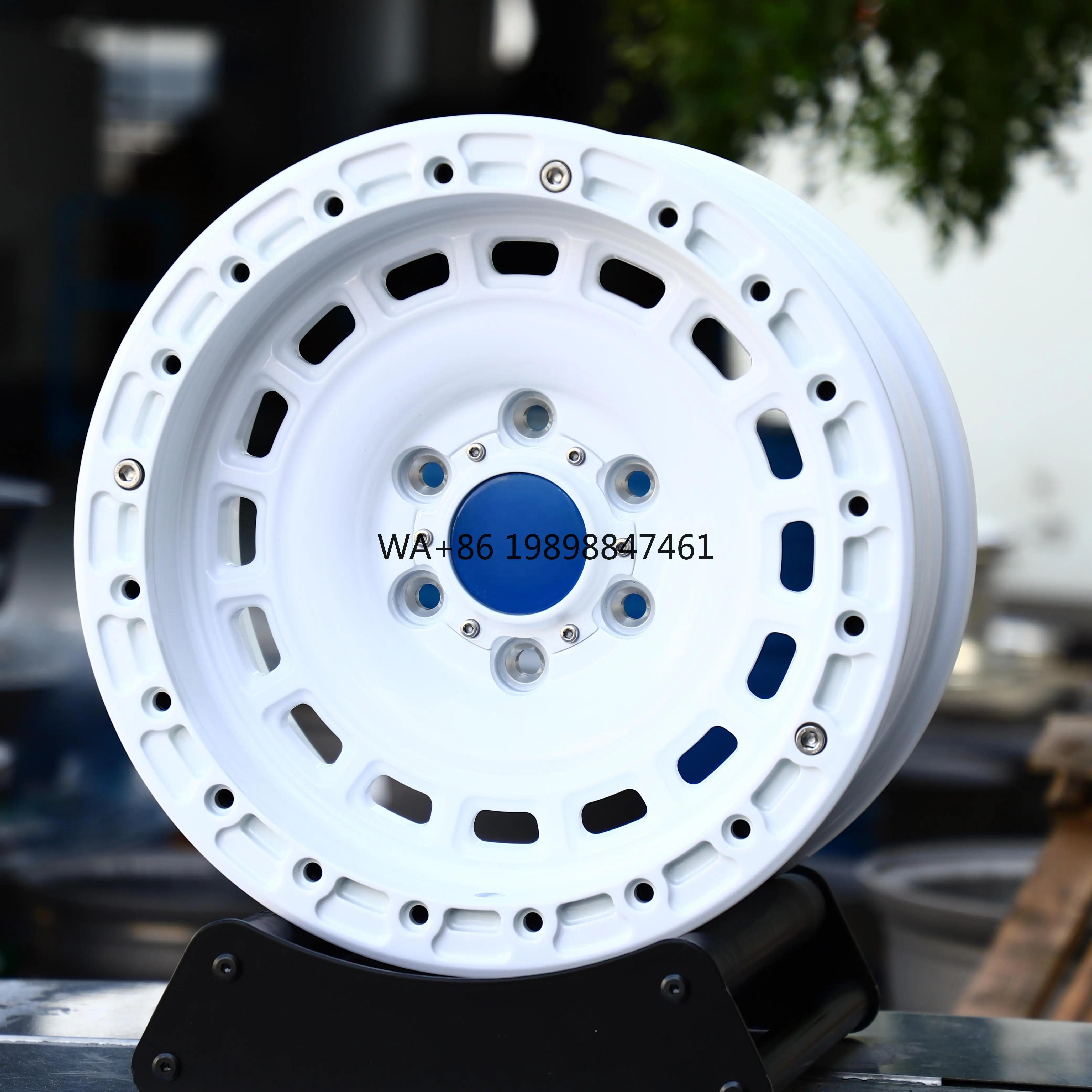 

HTOR 16 17 18 Inch 4x4 Forged Beadlock Wheels 6x135 6x114.3 6x139.7 White Full Face Car Wheels for Navara NP300 F150 Wagoneer