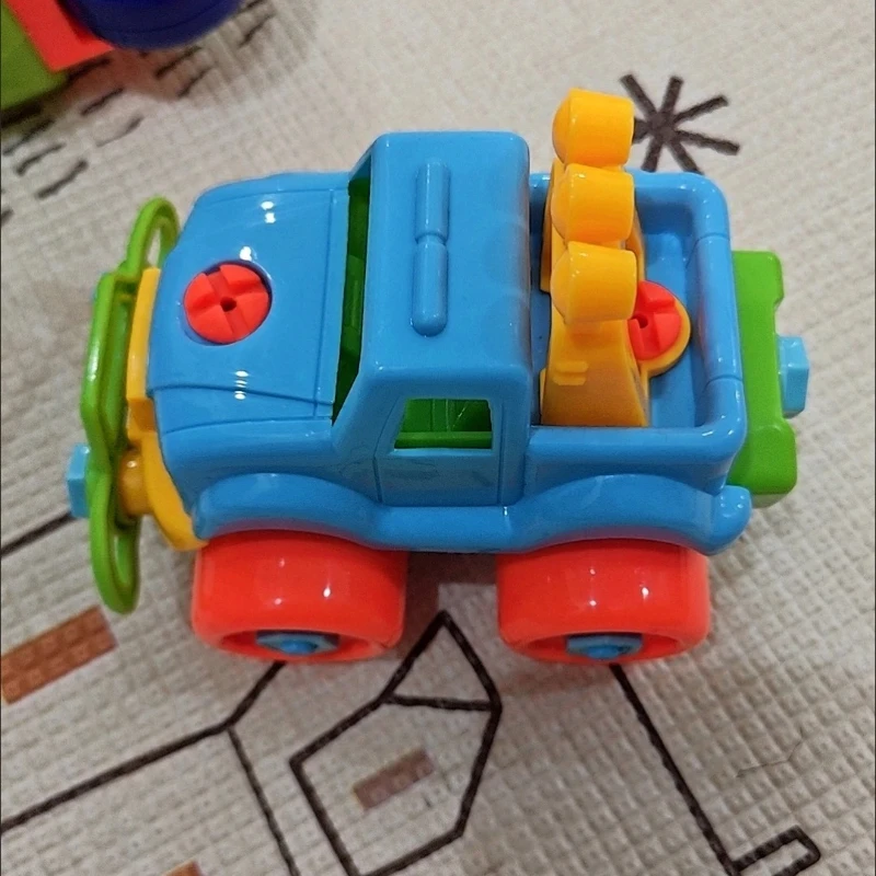 

Plastic Scale Model Car Kits, Educational Enlightenment Style, High-Precision Simulation DIY Parts to Cultivate Hands-On Skills