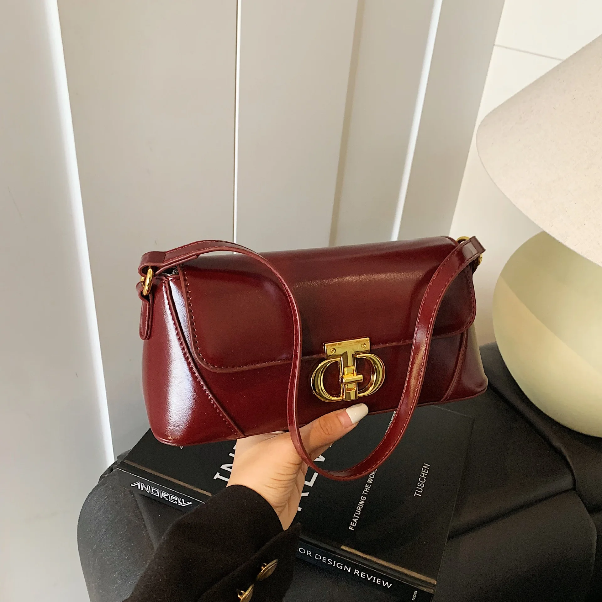 

Luxe Vintage Square Bag, Trendy Shoulder Purse for Women, Minimalist Crossbody Tote, Chic Day to Night Bag, Textured Sling Bag