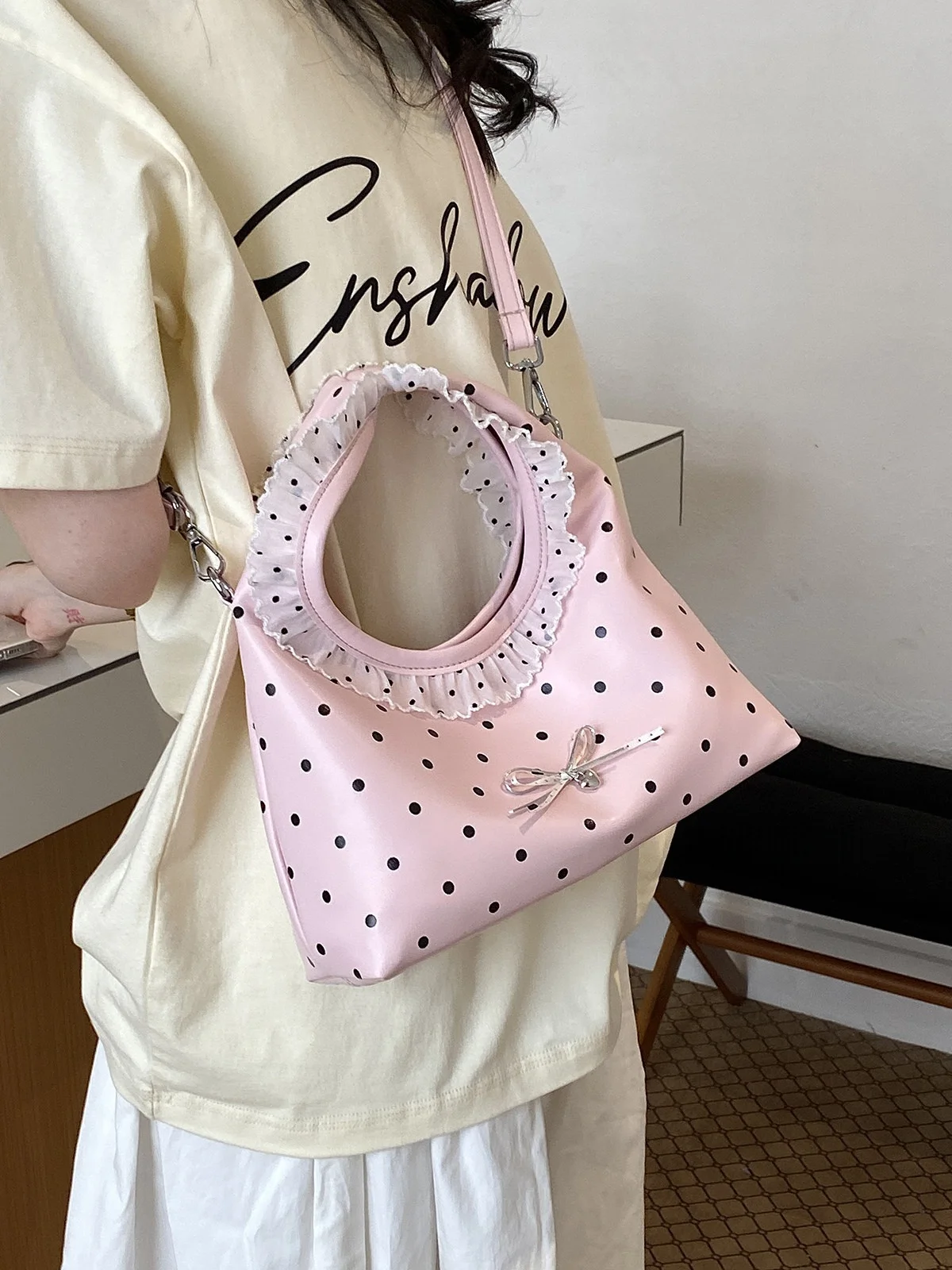 sac-a-bandouliere-elegant-et-polyvalent-pour-femme-en-dentelle-a-pois-sac-a-main-tendance-2026-nouveau-sac-gp-en-cuir-souple-avec-fermoir-magnetique