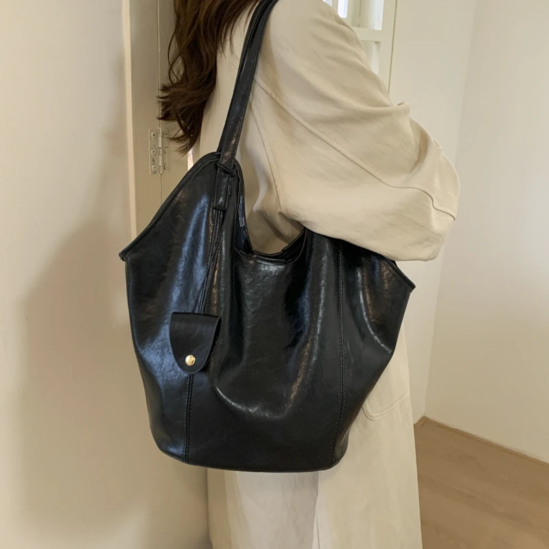 حقيبة كتف نسائية أنيقة من الجلد الفاخر الكلاسيكي بتصميم كلاسيكي حقيبة يد كروس لمظهر يومي جميل #2