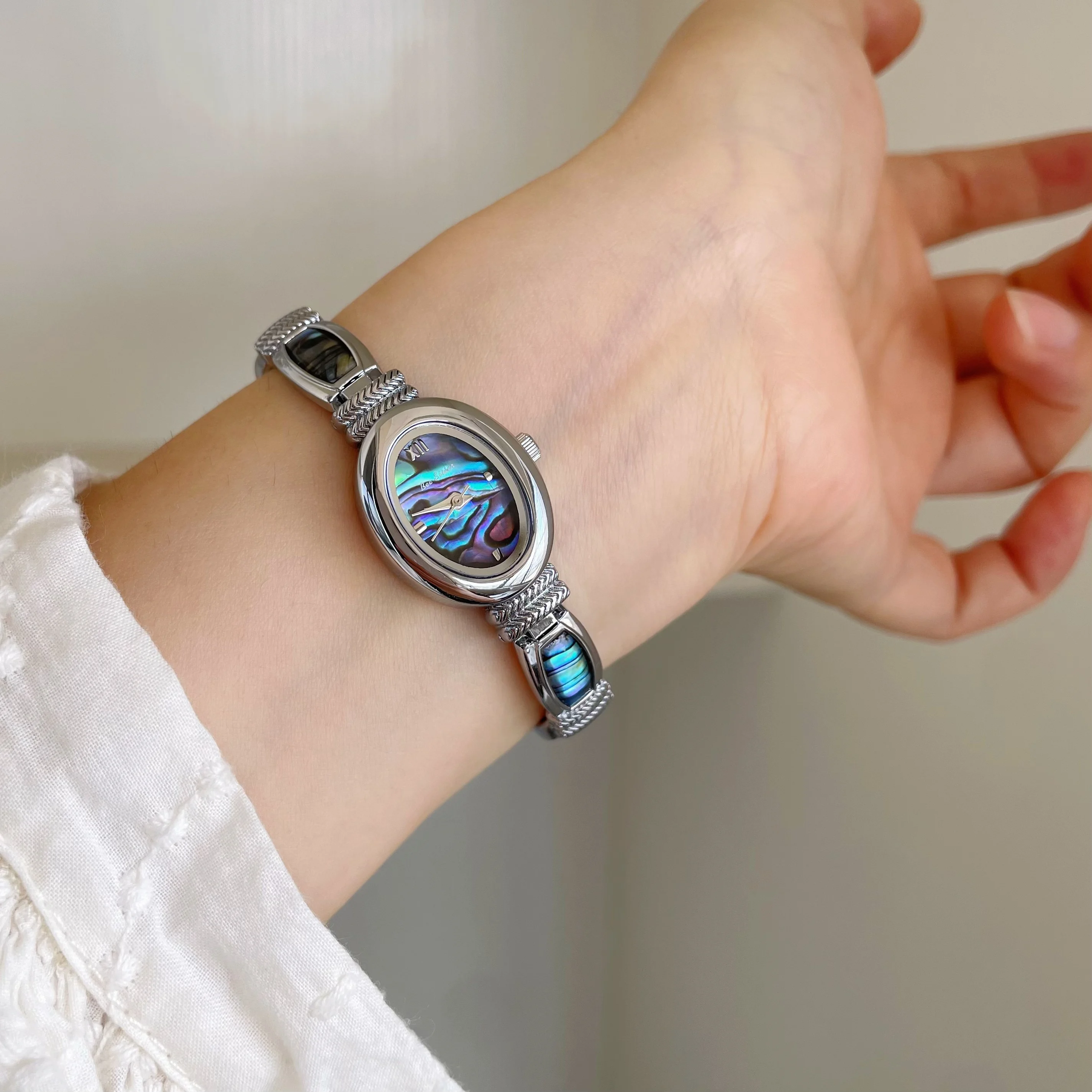 Retro Luxury Gift Women's Watch Light Luxury Steel Bracelet Black Gold Abalone Shell Waterproof Quartz Ladies' Wristwatch Gift