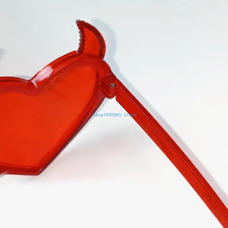 Kính râm cắm trại T3LC Cô gái có khung kim cương giả Ống kính lễ hội Kính mắt bên bờ biển