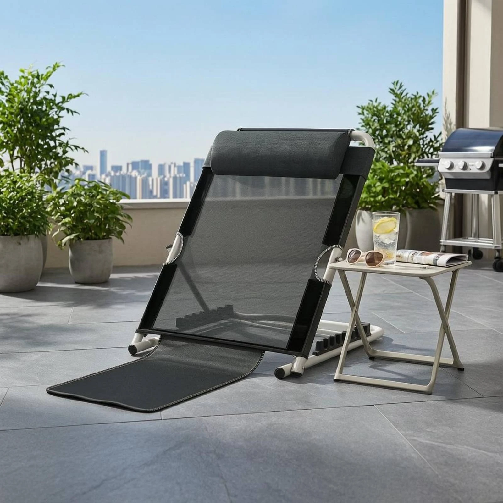 Folding Recliner Padded Backrest Portable Reclining Chair Mesh Lounge Chair Foldable Outdoor Seating Ergonomic Design for Patio