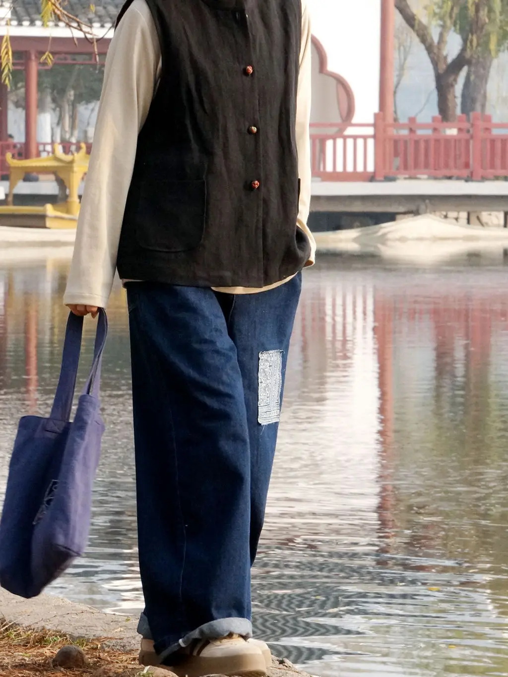 

Джинсы Deep Blue Thi Straight Leg: женские, весенние, с художественной вышивкой и пэчворком, эффект состаривания, синяя окраска, повседневные, с высокой талией