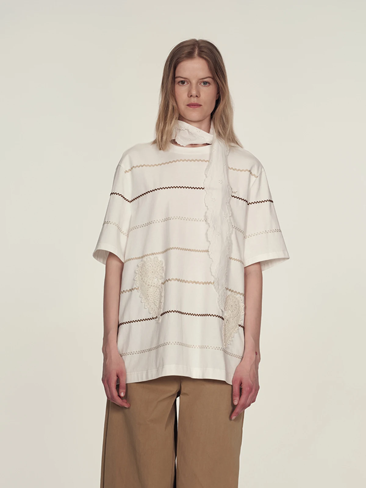 

Брендовая полосатая футболка из хлопка для молодых женщин, модная повседневная модель с круглым вырезом для ранней осени