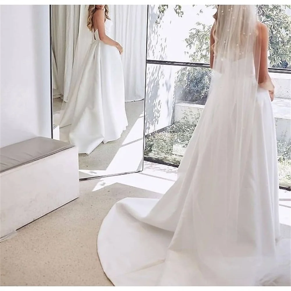 Tokyo Customized White Side High Split Wedding Dress Strapless Sleeveless Backless Wedding Gown Court Train Sexy Bridal Veil