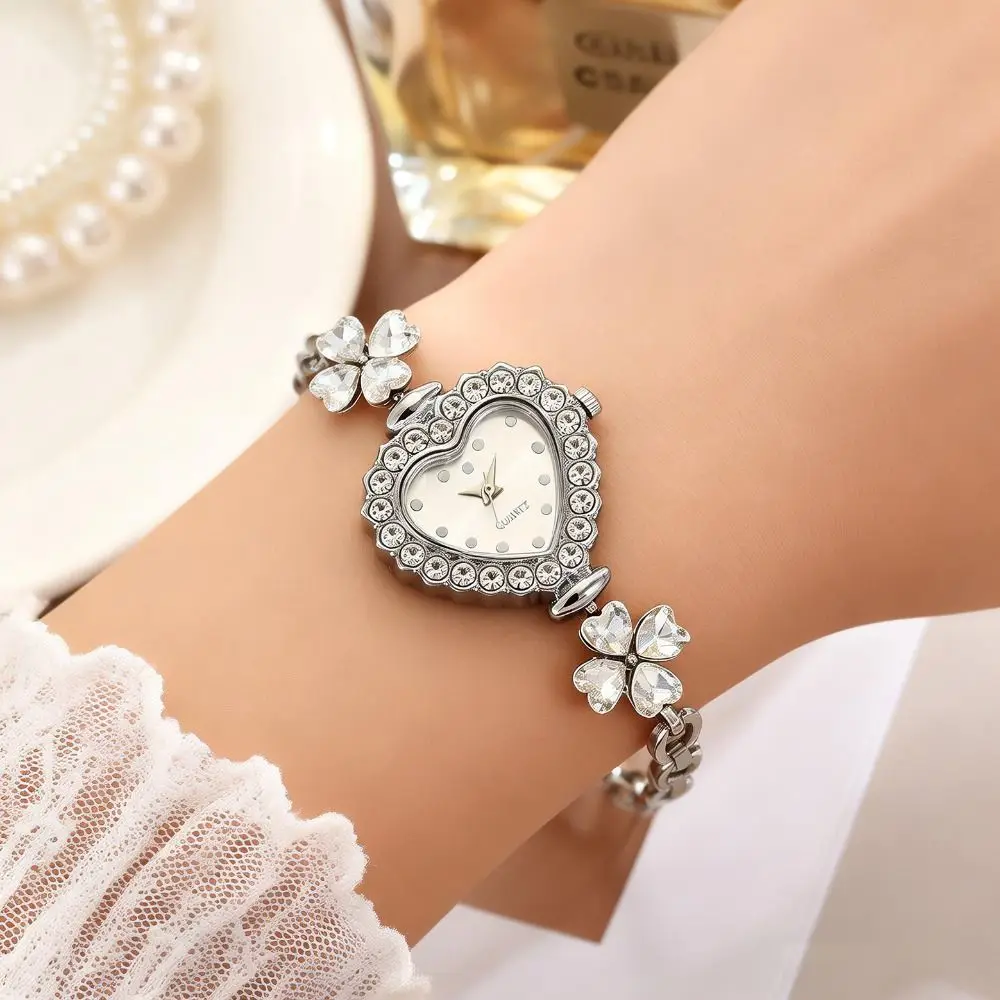Rhinestone Quartz Watches Diamond Studded Watch Strap with Adjustable Bracelet Heart Shaped Watch Women Wristwatch Women Girl