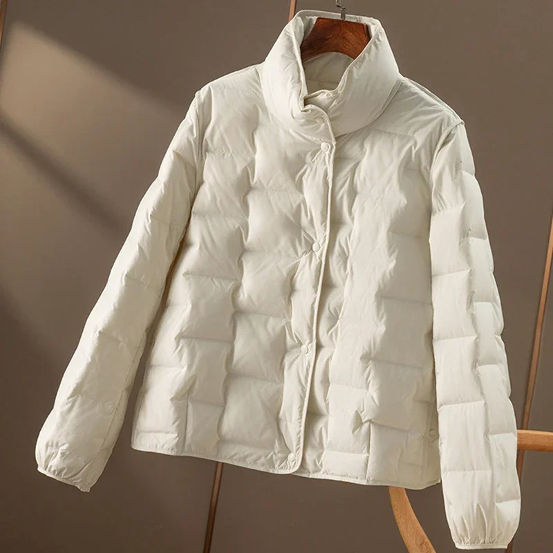 スタンドアップカラーのライトホワイトダックダウンコート,女性用,カジュアル,ゆったりとしたアウター,暖かいジャケット,モノクロ,秋,冬,学校,新しい,2024