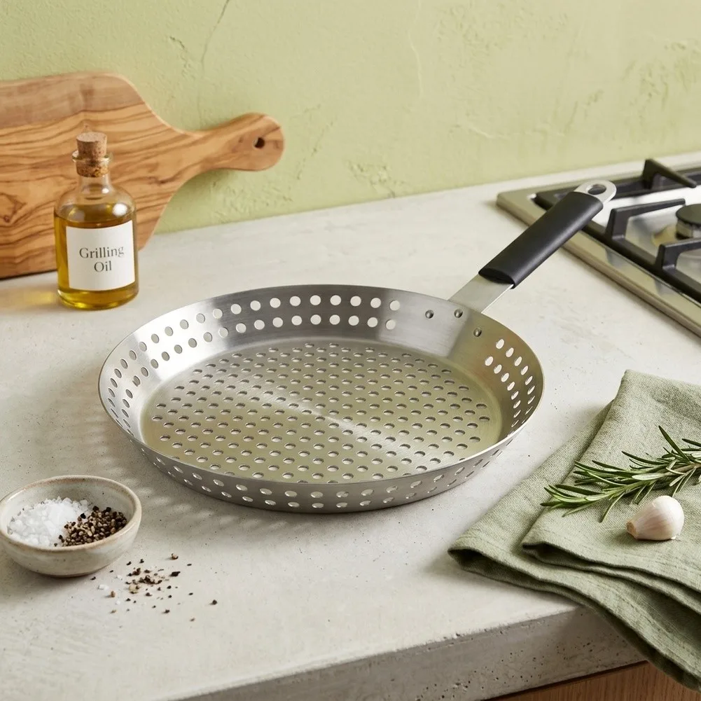 Thickened Stainless Steel Grill Tray with Grease Drain Capability for Consistent Performance on All Grill Types
